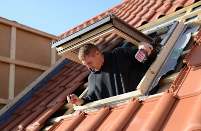 Pose de fenêtres de toit Velux à Arthun